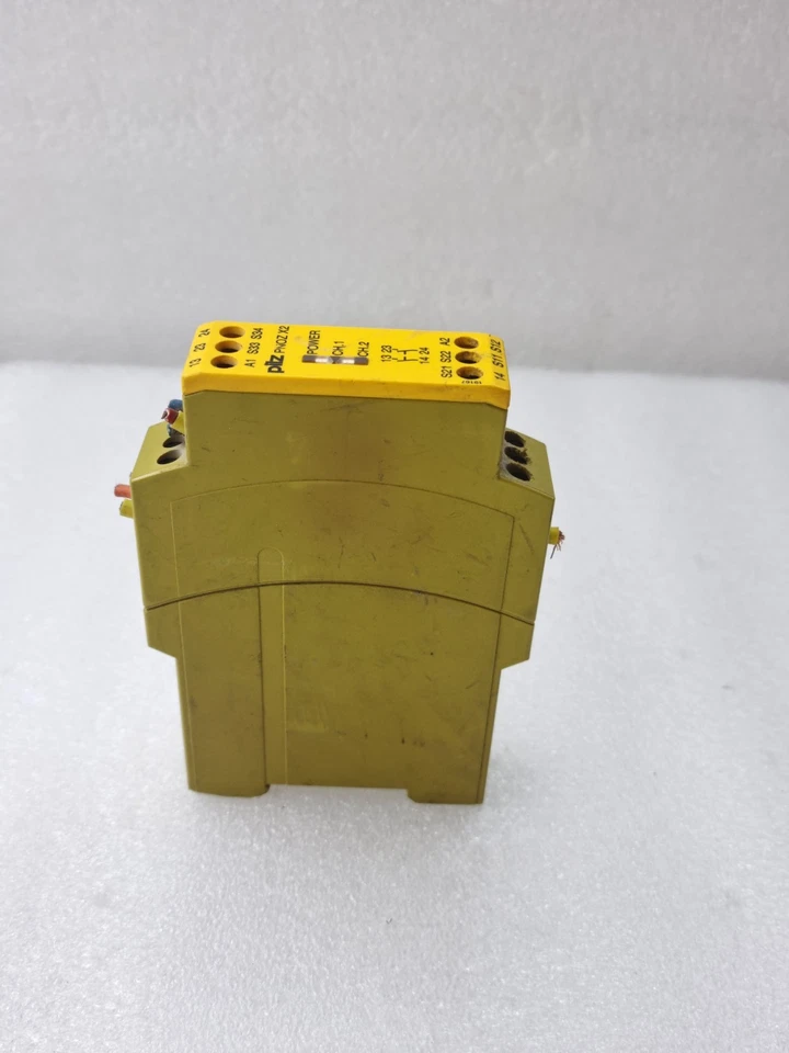 PILZ PNOZ X2 24VAC/DC 774303 SAFETY RELAY MADE IN GERMANY